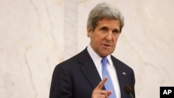 Ngoại trưởng Hoa Kỳ John Kerry phát biểu trong cuộc họp báo tại Stockholm, ngày 14/5/2013.