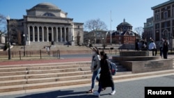 Columbia Üniversitesi'nin ana kampüsünde 15 Mayıs'ta yapılması planlanan ana mezuniyet töreni yerine kampüs çapında daha küçük etkinlikler düzenleneceği açıklandı. 