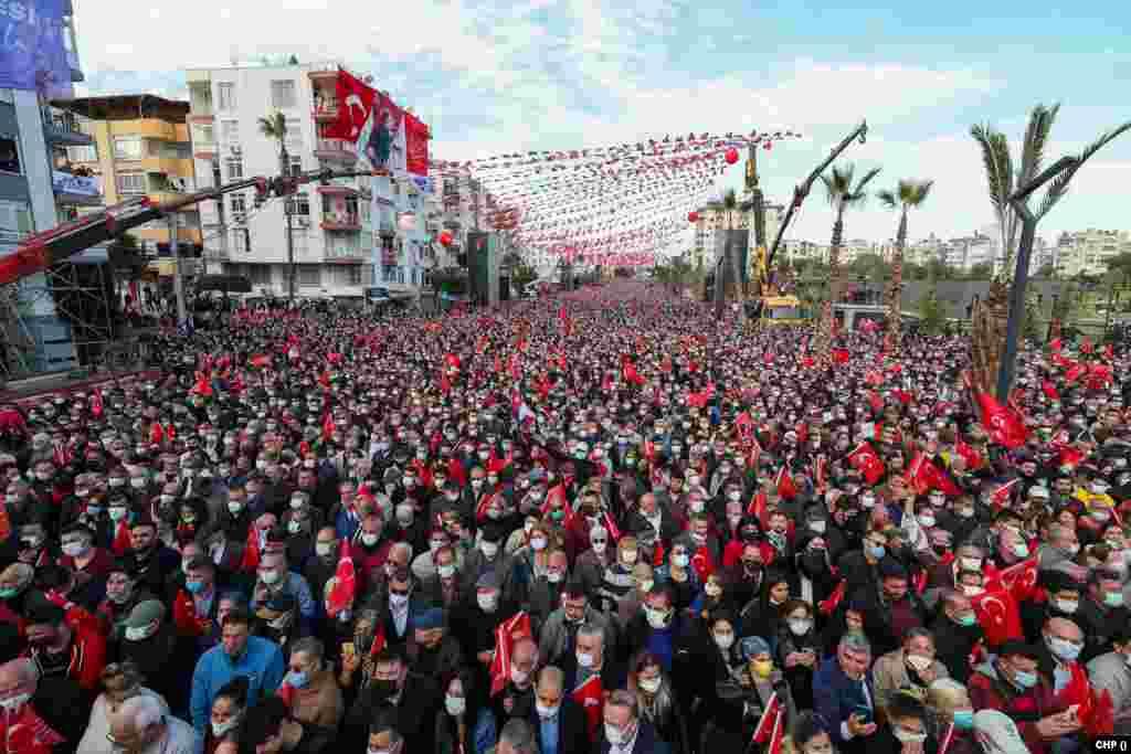 Turkey&#39;s main opposition party CHP leader Kilicdaroglu is holding a rally in Mersin, Turkey