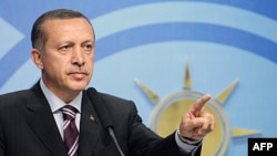 Thủ tướng Thổ Nhĩ Kỳ Recep Tayyip Erdogan nói con số thường dân bị thiệt mạng tại Syria gia tăng nhưng các biện pháp thay đổi chưa được thực hiện