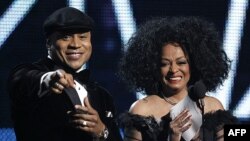 LL Cool J và Diana Ross tại Lễ trao giải Grammny lần thứ 54 tại Los Angeles, ngày 12/2/2012