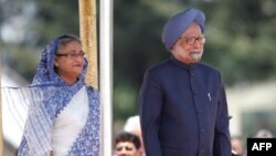 Thủ tướng Ấn Ðộ Manmohan Singh và Thủ tướng Bangladesh Sheikh Hasina tại Dhaka