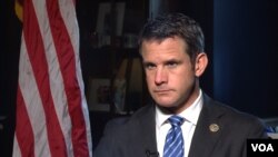 Illinois eyaletinden Cumhuriyetçi Partili Temsilciler Meclisi Üyesi Adam Kinzinger 