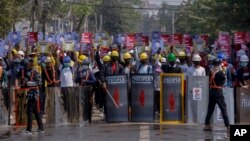 Biểu tình chống đảo chính tiếp tục diễn ra ở Yangon, Myanmar, vào ngày 9/3/2021.