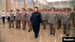 Lãnh tụ Bắc Triều Tiên Kim Jong Un thăm Cung Kumsusan nhân dịp kỷ niệm 20 năm ngày ông nội Kim Il Sung qua đời.