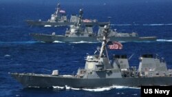 Tàu USS McCampbell (DDG 85), USS Lassen (DDG 82) và USS Shoup (DDG 86) của Mỹ trong một cuộc tập trận (Ảnh tư liệu).