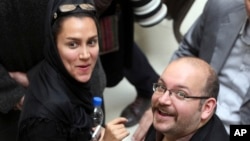 Phóng viên Yeganeh Salehi và chồng Jason Rezaian.