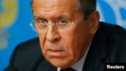 Bình luận của ông Lavrov được đưa ra hai ngày sau khi Tổng thống Nga Vladimir Putin nói nước ông phải ngăn ngừa một “cuộc cách mạng màu”.