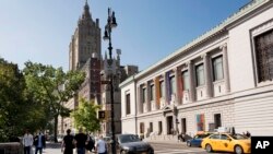 Viện Bảo Tàng Lịch sử New-York gần cổng vào Central Park ở New York. (Ảnh AP Photo/Mark Lennihan)