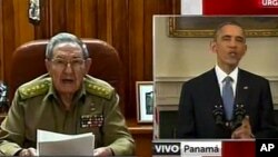 Tổng thống Hoa Kỳ Barack Obama (phải) và Chủ tịch Cuba Raul Castro đọc diễn văn loan báo về việc nối lại bang giao, 17/12/14