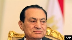 Tổng Thống Ai Cập bị lật đổ Hosni Mubarak nói sẵn sàng hợp tác với nhà chức trách trong cuộc điều tra về tài sản của ông